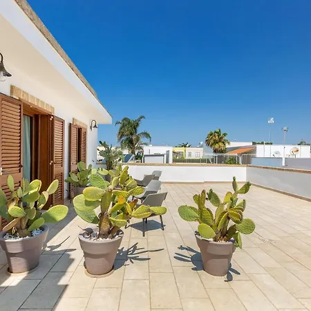 Szálloda Lido Marini Rooms 2*