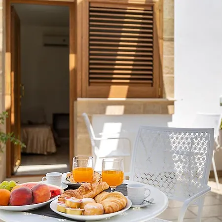 Lido Marini Rooms Szálloda