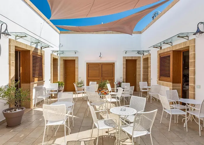 Lido Marini Rooms Otel 2*