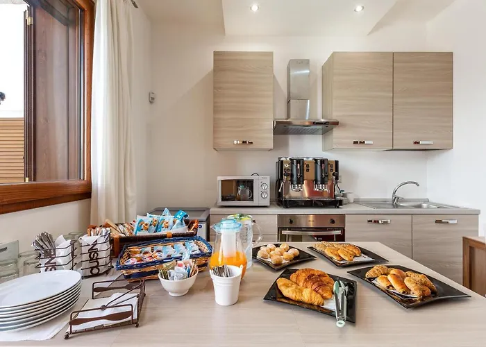 Lido Marini Rooms Otel 2*